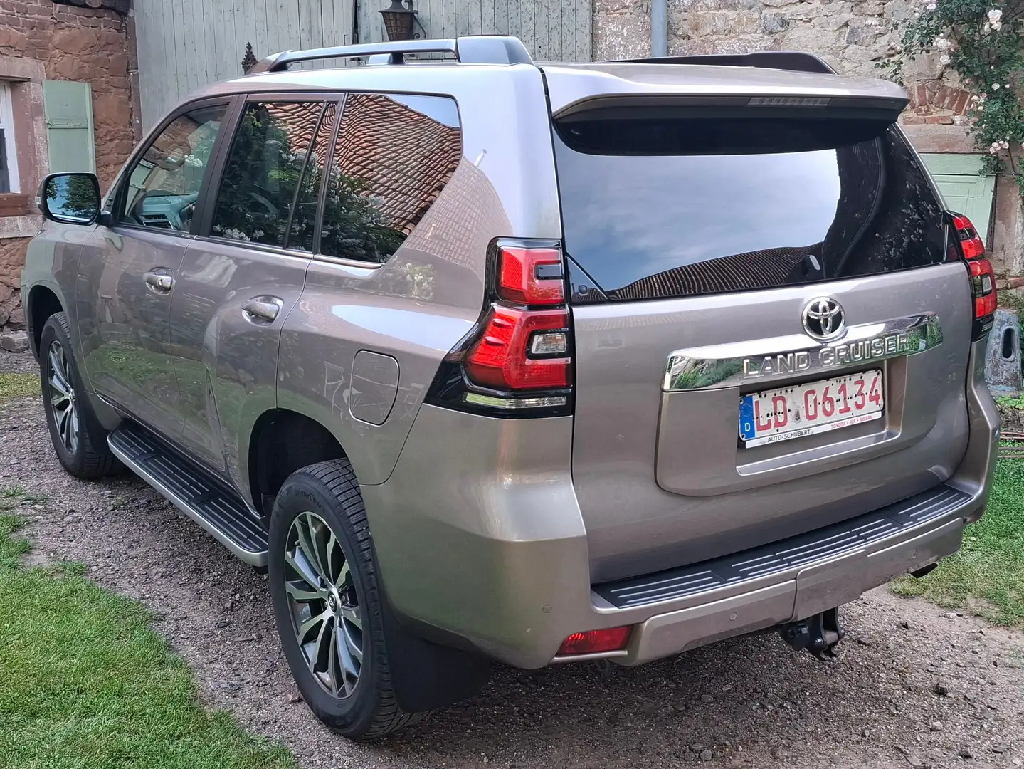 Toyota Land Cruiser 2.8 AUTOM. EXEC. NAVI AHK TOP-ZUSTAND! *58 000KM* Bronze - 2