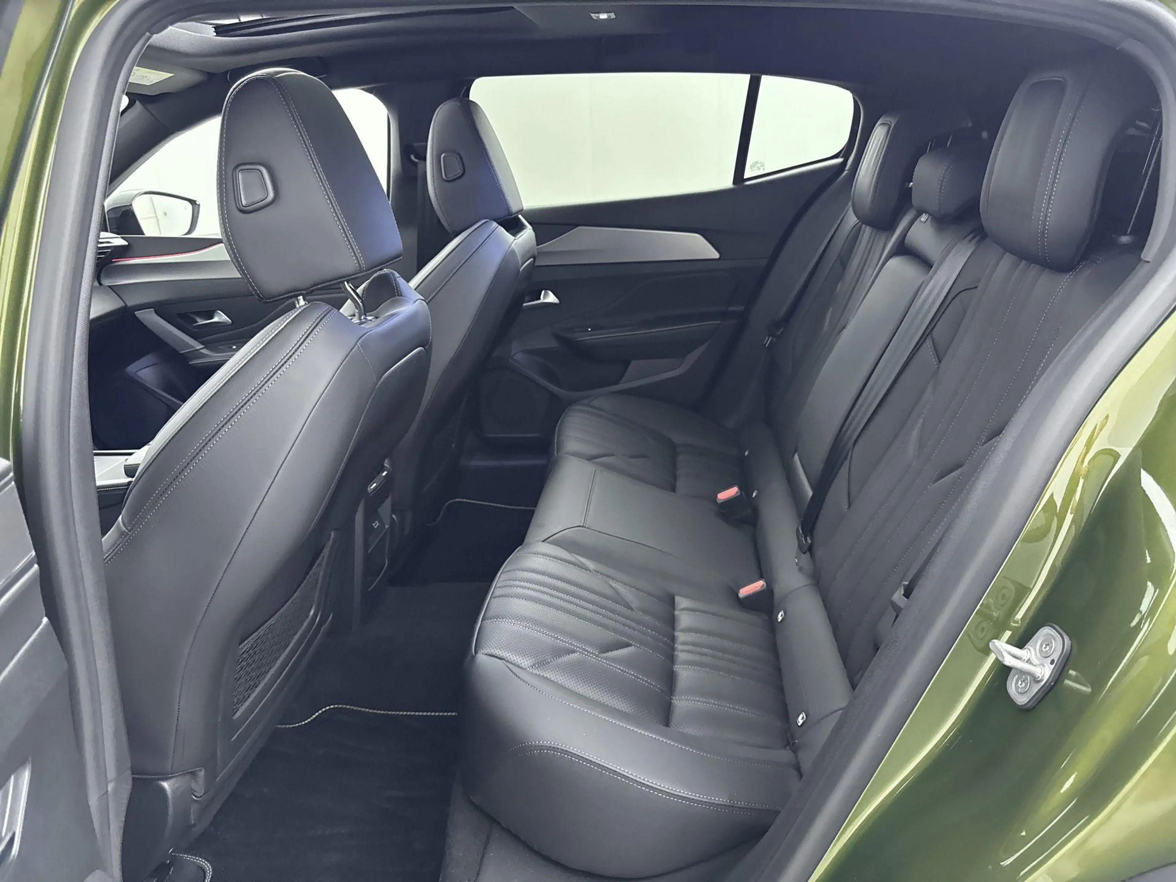 Peugeot 408 e-408 GT Exclusive 58 kWh 213pk | Demo deal! | Led — photo 13
