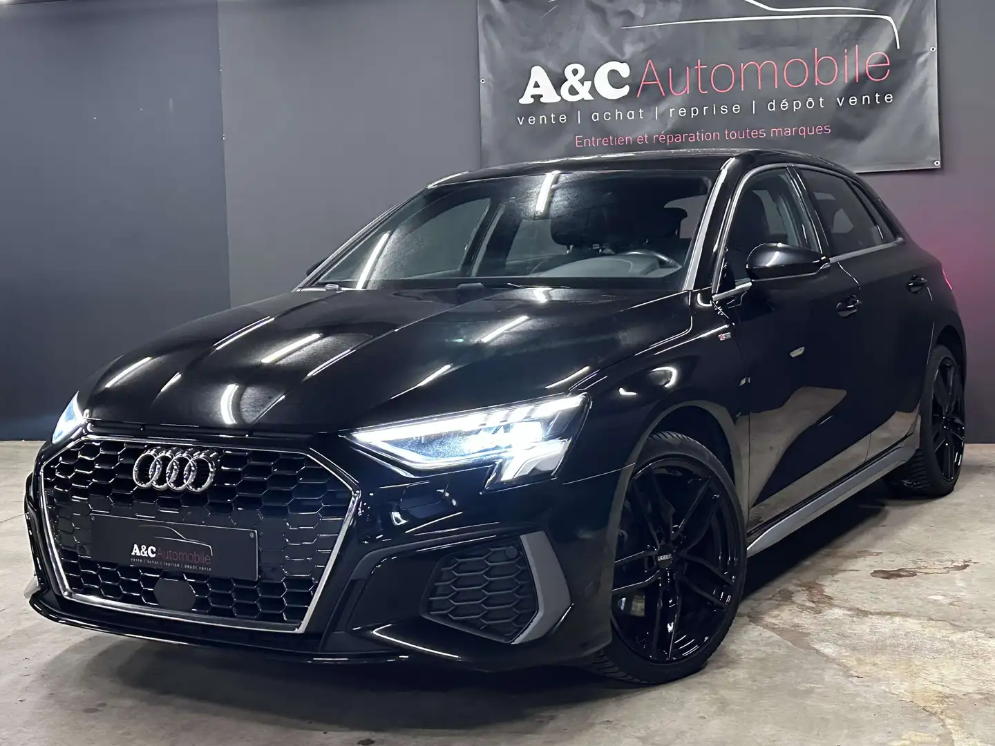 Audi A3 Sportback S-Line Noir - 1