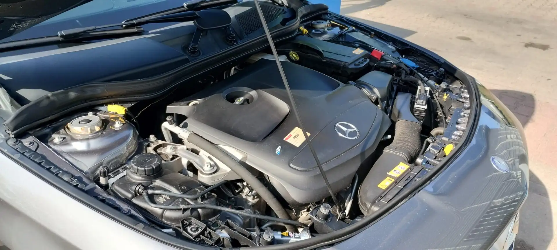 Mercedes-Benz CLA 180 CLA 180 (117.342) Grau - 2