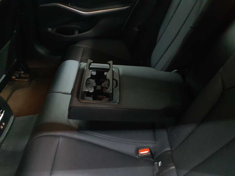 BMW 330 330d Aut. M-SPORTPAKET AHK KAMERA LED — photo 10