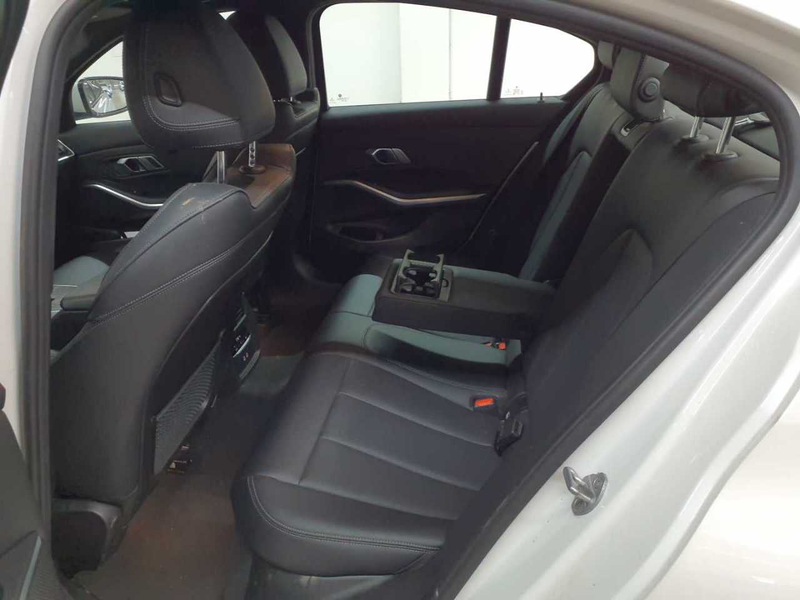 BMW 330 330d Aut. M-SPORTPAKET AHK KAMERA LED — photo 9