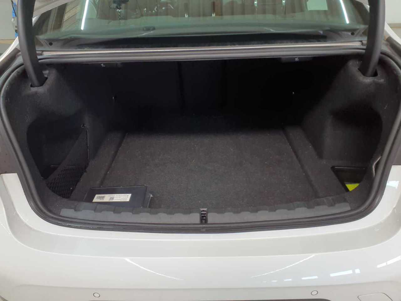 BMW 330 330d Aut. M-SPORTPAKET AHK KAMERA LED — photo 11