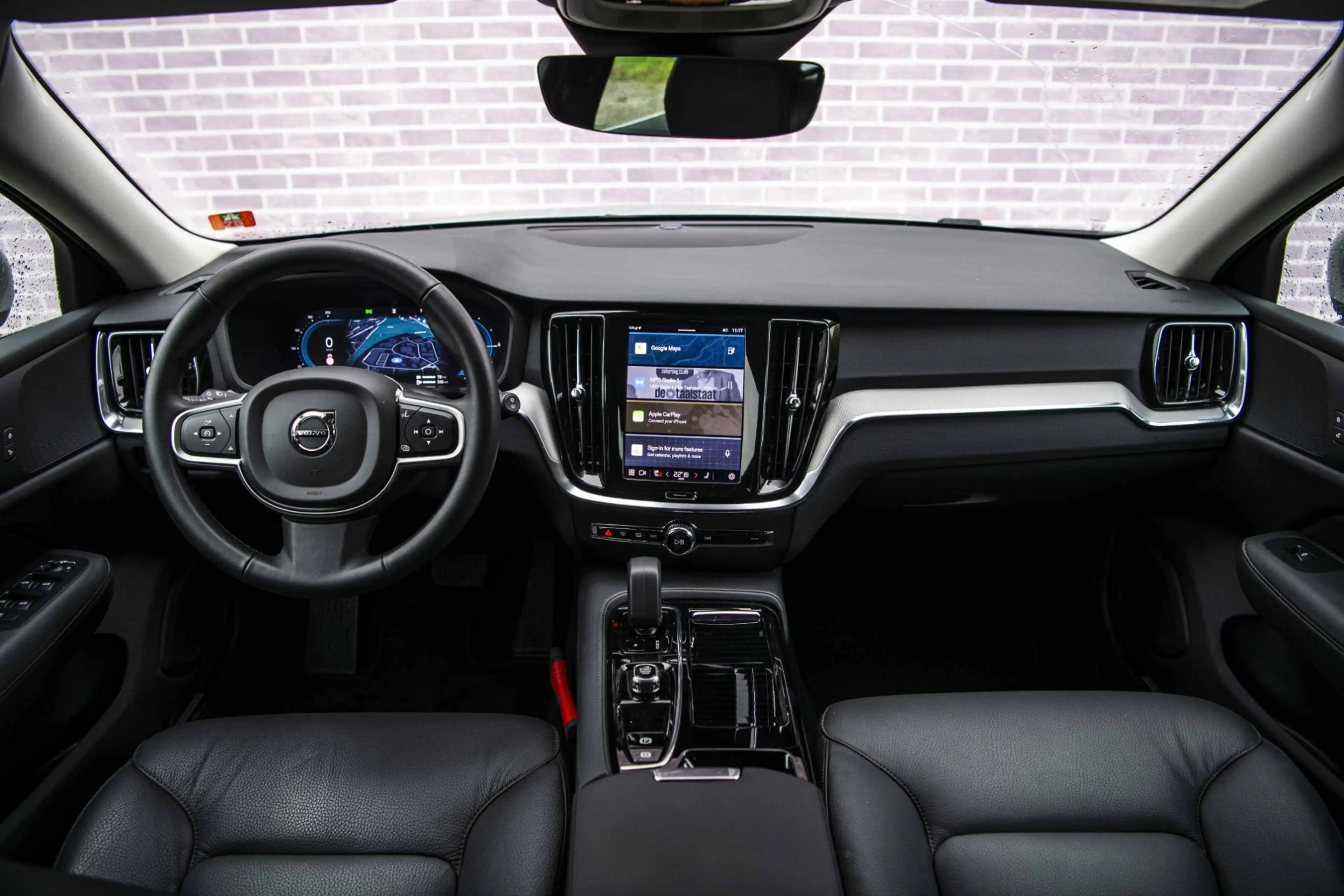 Volvo V60 2.0 T6 Plug-in Hybrid AWD Essential Bright | PHEV — photo 5