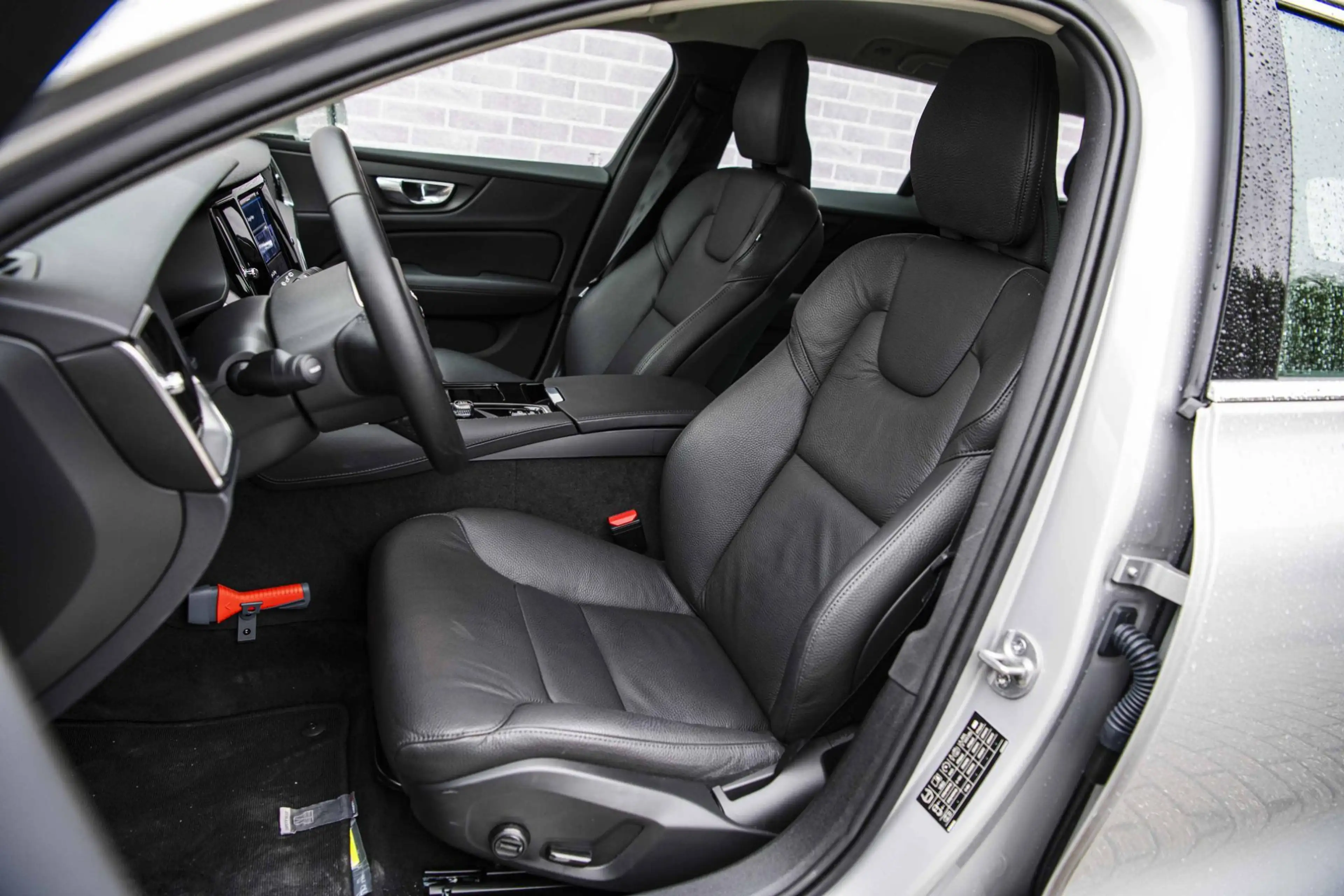 Volvo V60 2.0 T6 Plug-in Hybrid AWD Essential Bright | PHEV — photo 6