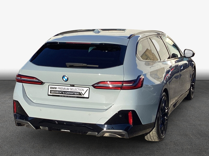 BMW 540 d xDrive Touring Aut. *AHK*Sportpaket* — photo 2