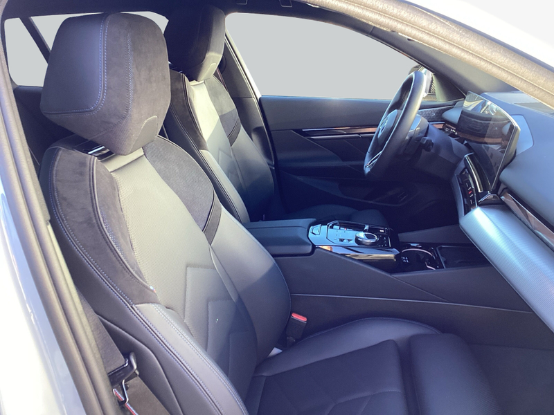 BMW 540 d xDrive Touring Aut. *AHK*Sportpaket* — photo 14
