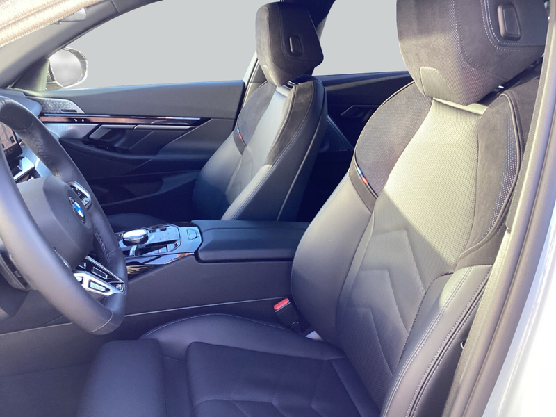 BMW 540 d xDrive Touring Aut. *AHK*Sportpaket* — photo 12