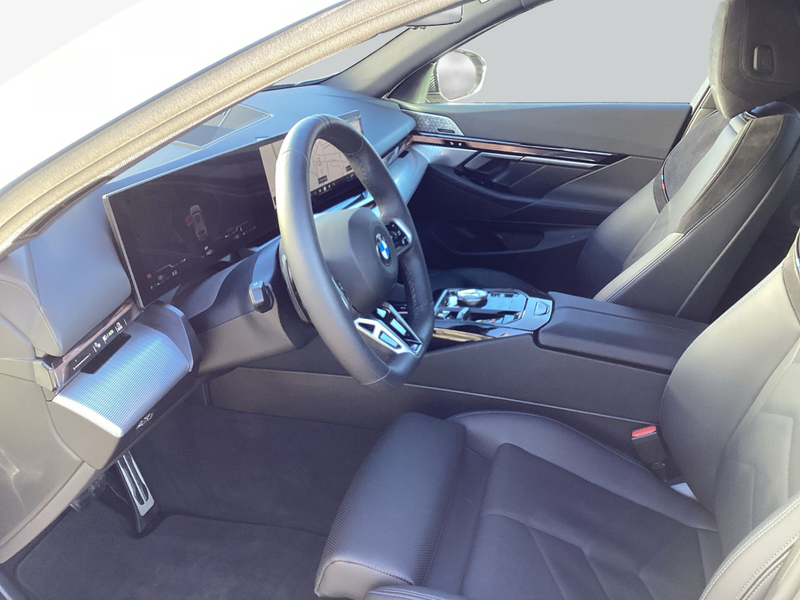 BMW 540 d xDrive Touring Aut. *AHK*Sportpaket* — photo 11