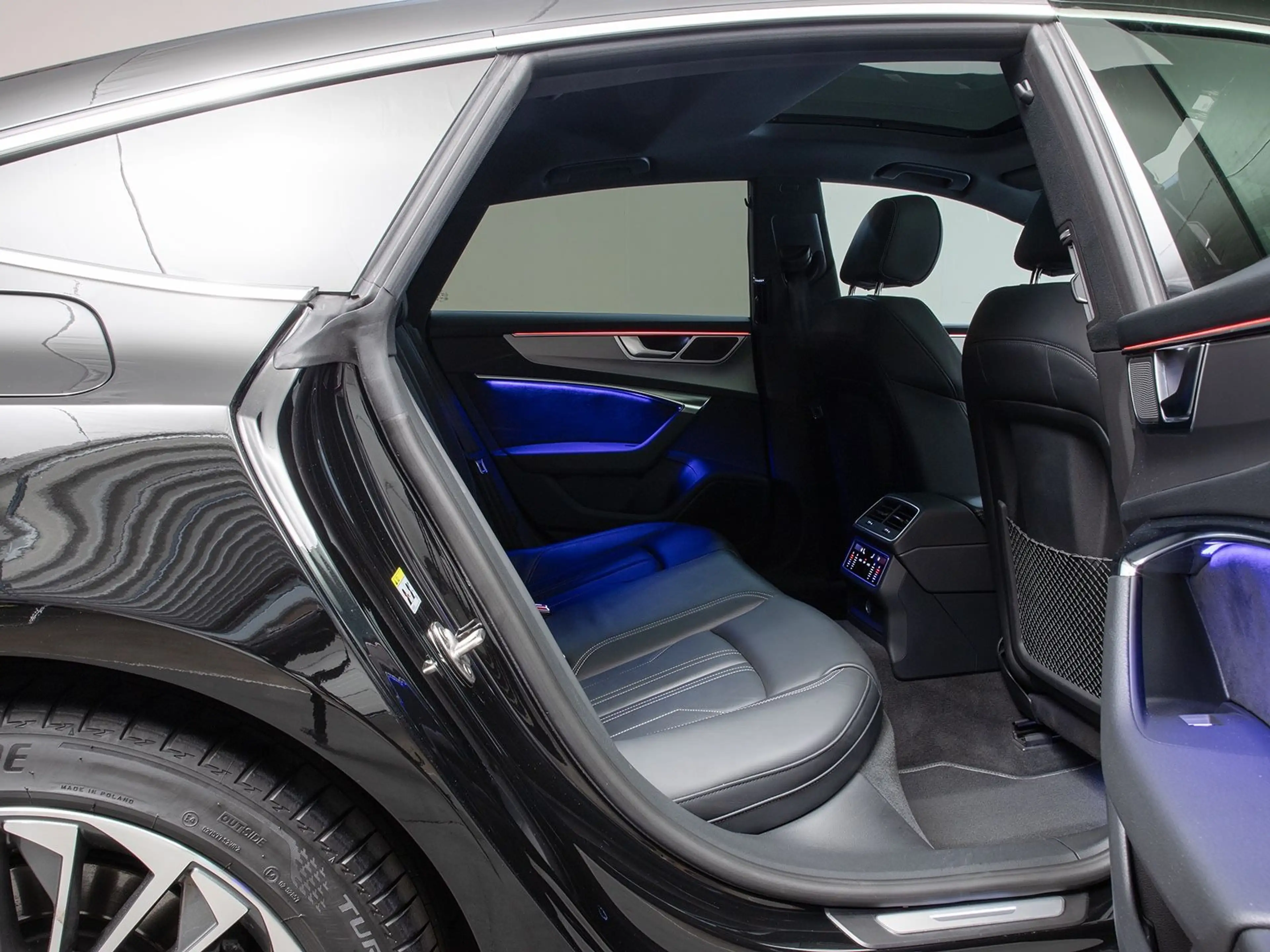 Audi A7 Sportback 55 TFSI S-Line quattro PANO Matrix — photo 13