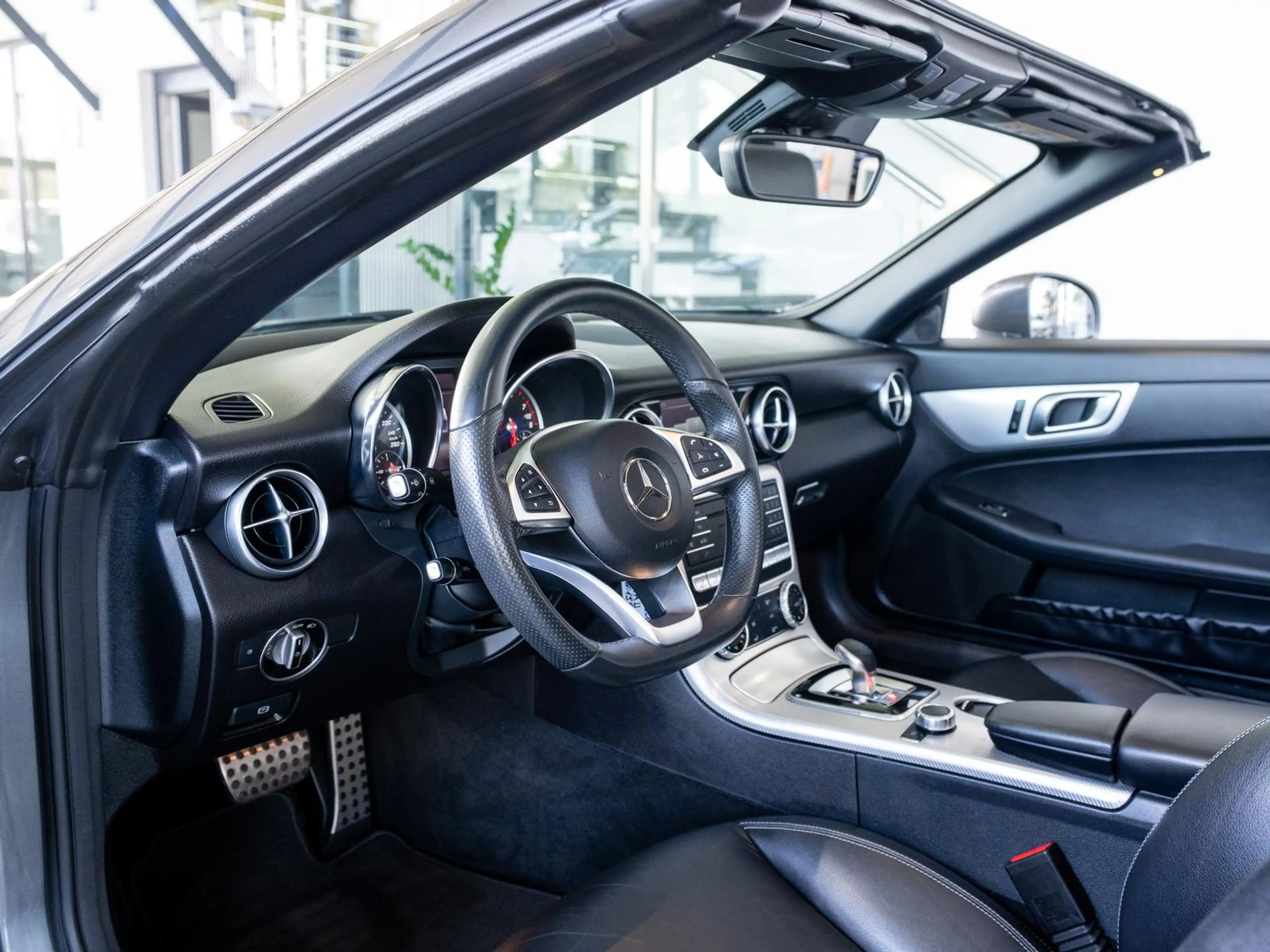 Mercedes-Benz SLC 200 2.0 CGI KAT — photo 14