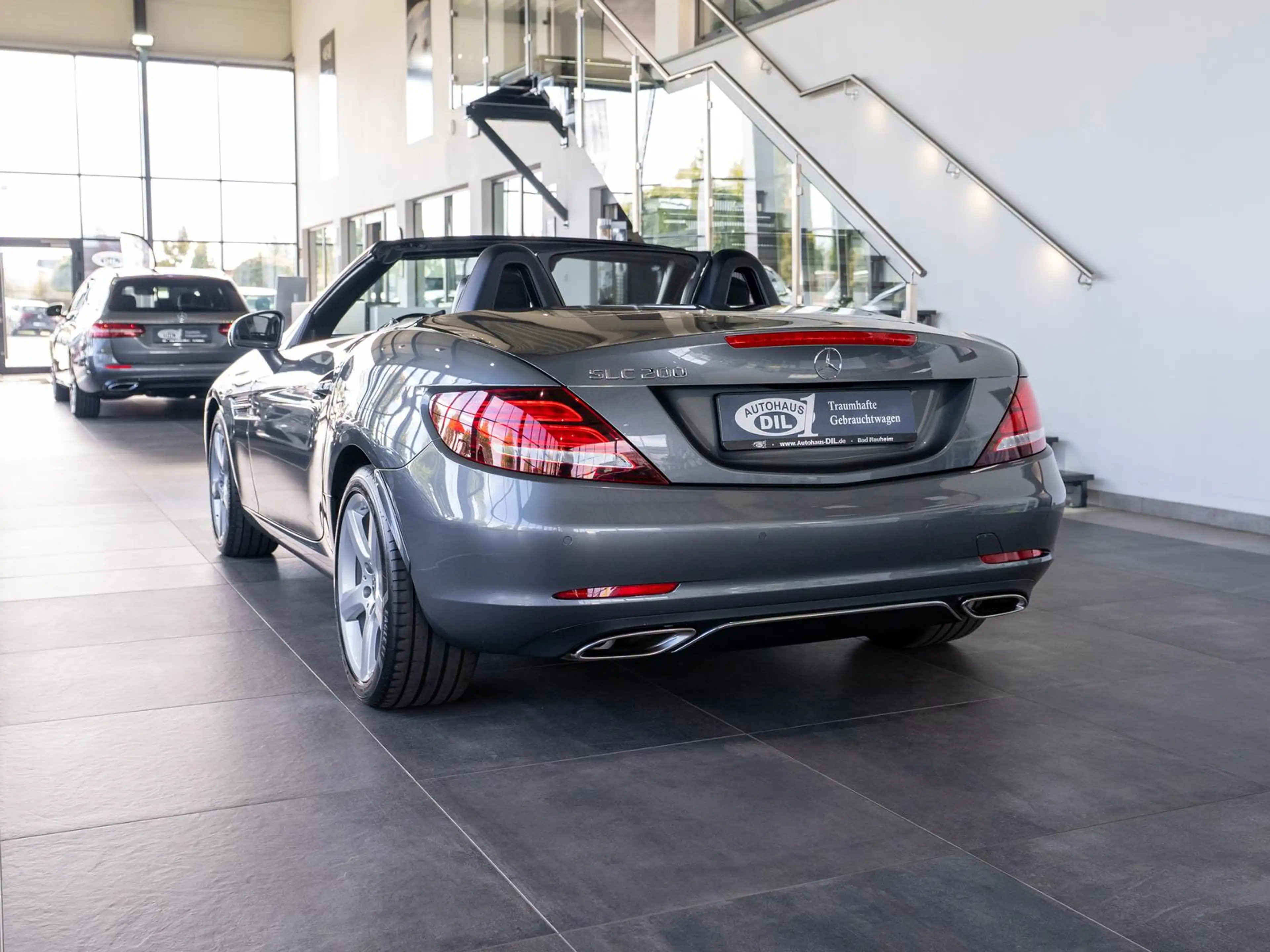 Mercedes-Benz SLC 200 2.0 CGI KAT — photo 6