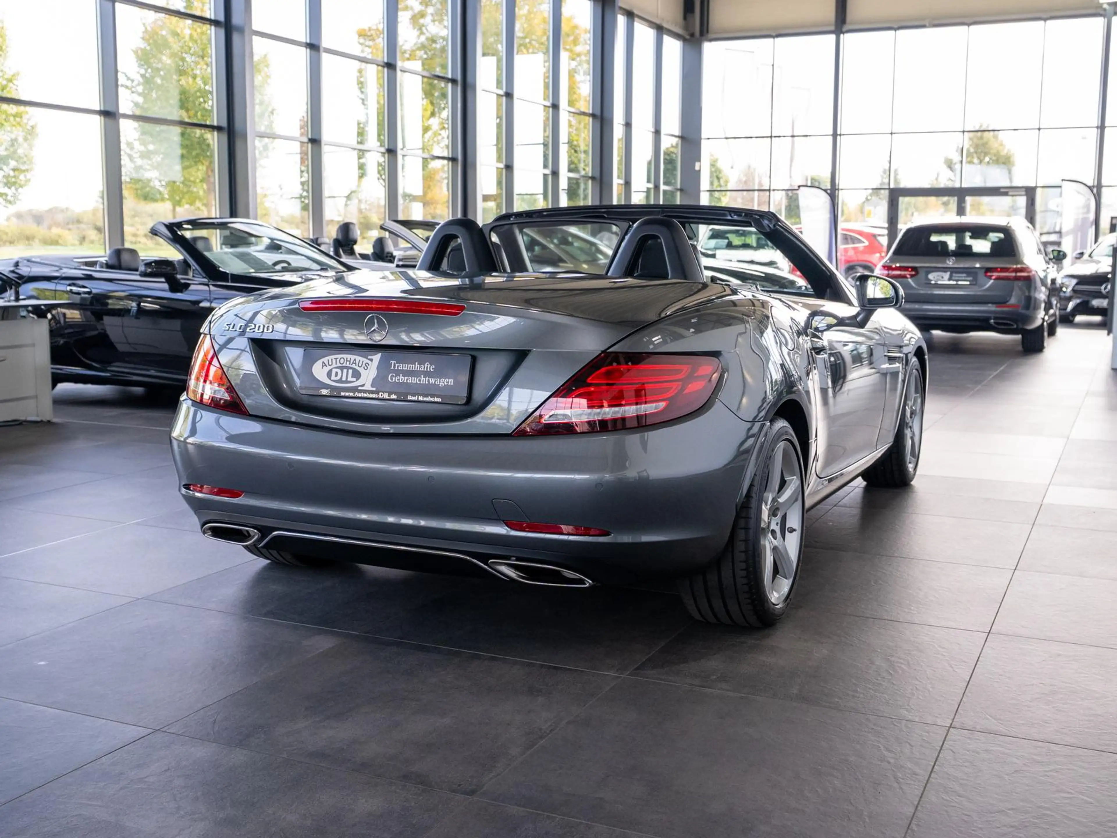 Mercedes-Benz SLC 200 2.0 CGI KAT — photo 7