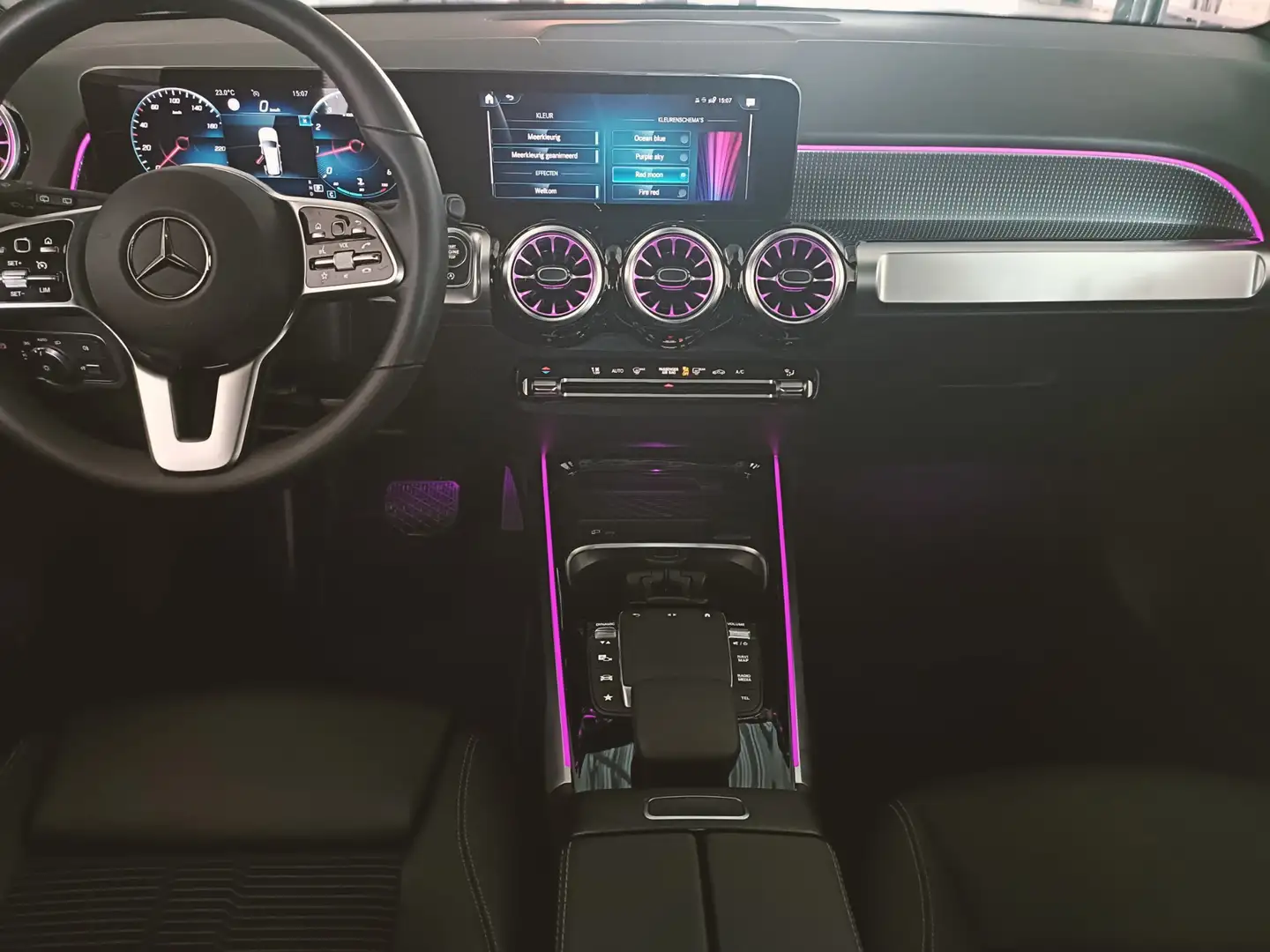 Mercedes-Benz GLB 180 Business Solution Luxury Zwart - 2