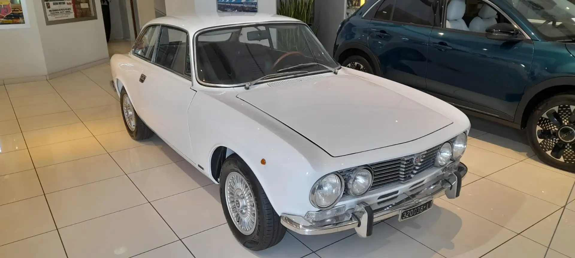 Alfa Romeo 2000 GT VELOCE BERTONE Alb - 1
