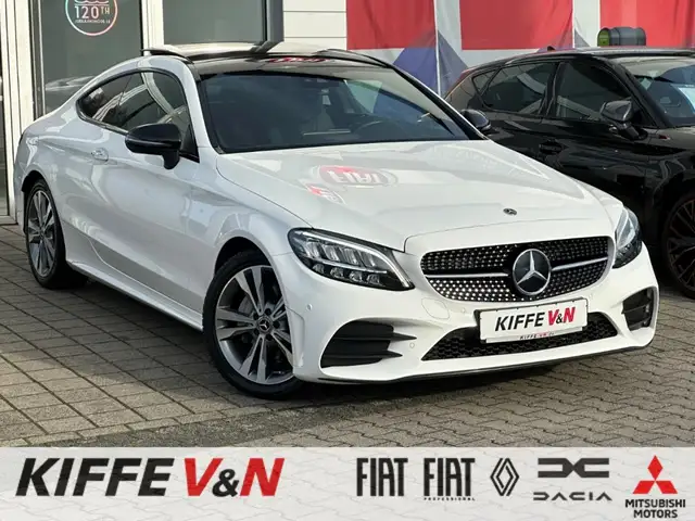 Mercedes-Benz C 200 Coupe AMG-LINE DIST+ NAVI KEYLESS PANO RFK