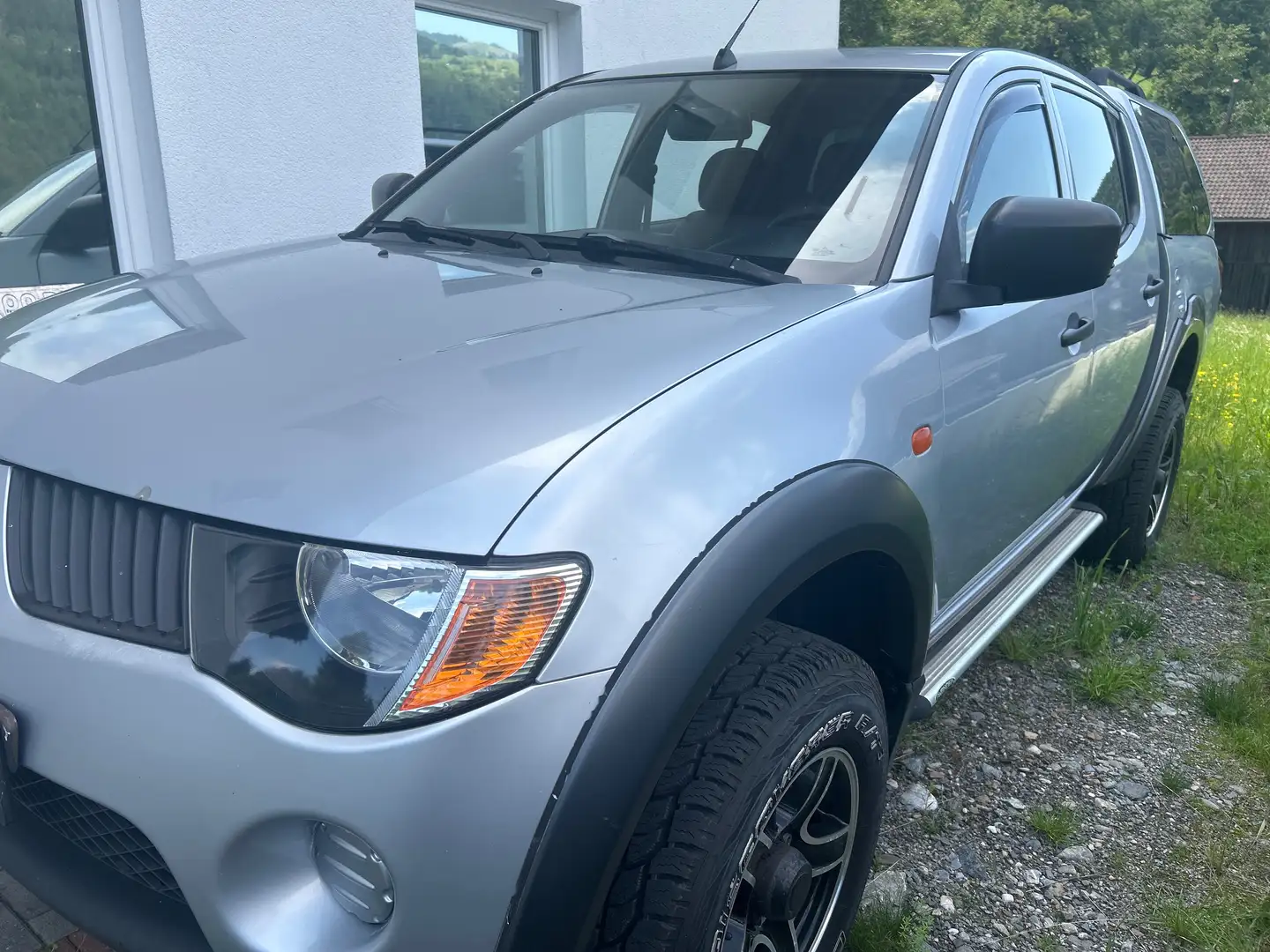 Mitsubishi L200 Double Cap Silber - 2