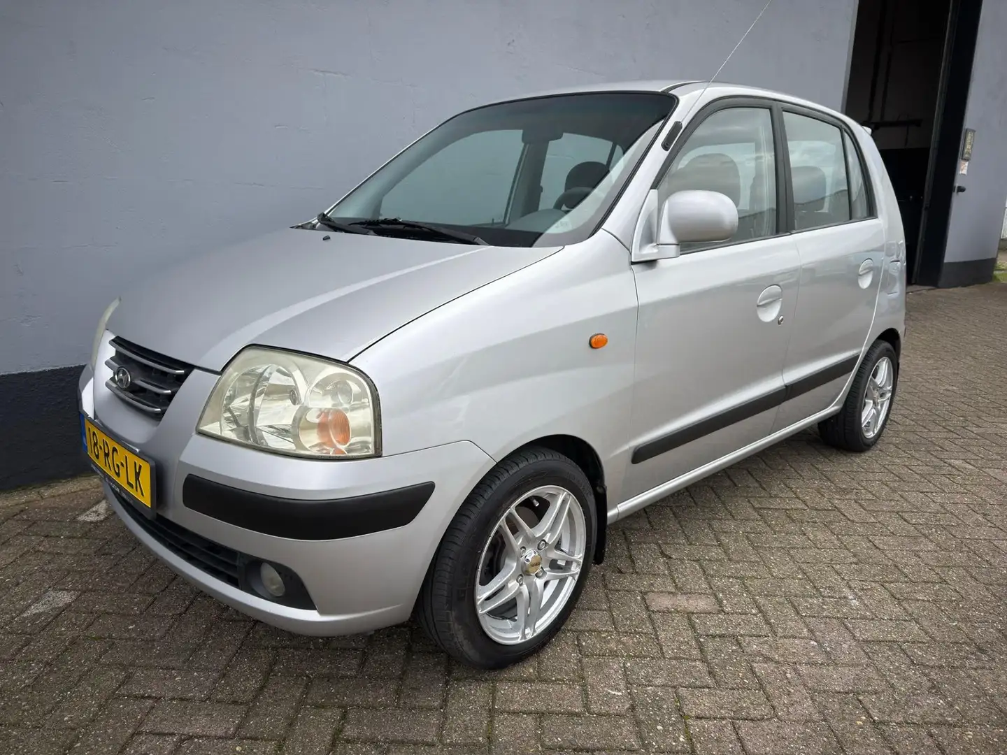 Hyundai Atos 1.1i Dynamic Cool Automaat - Airco Gris - 1