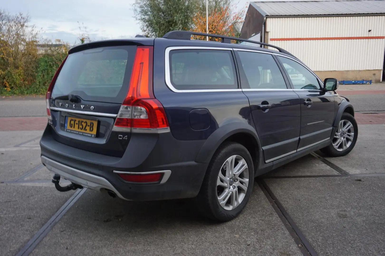 Volvo XC70 2.0 D4 FWD Summum Azul - 2