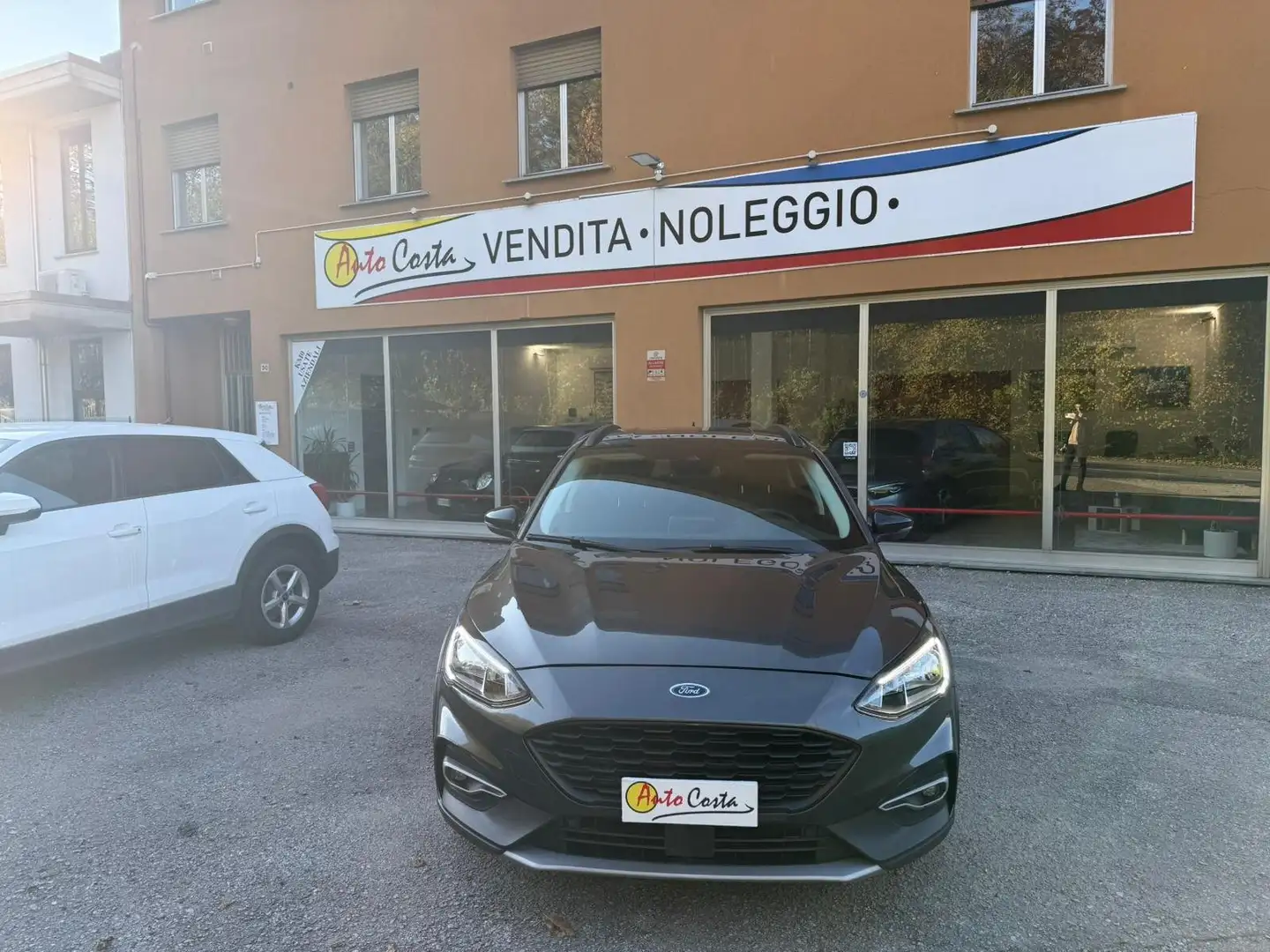 Ford Focus Focus Active Business 125cv auto Grigio - 1