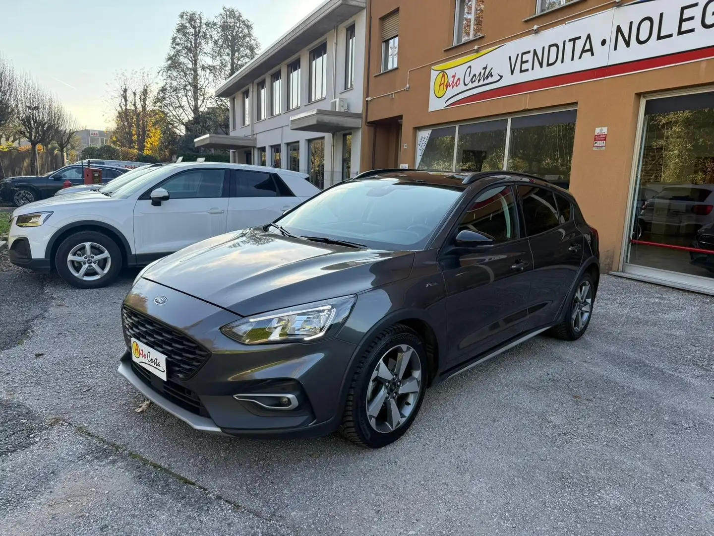 Ford Focus Focus Active Business 125cv auto Grigio - 2