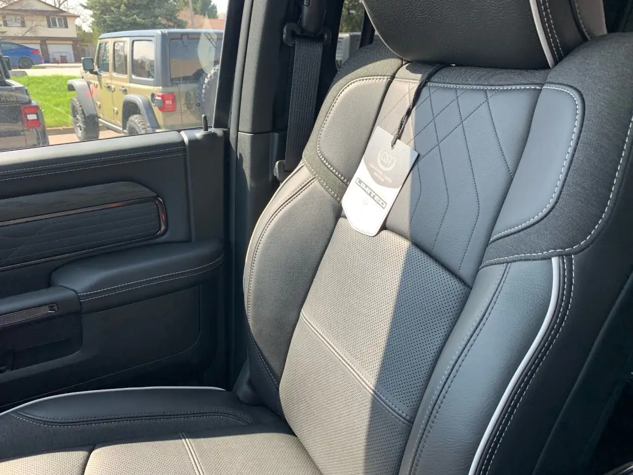 RAM 2500 снимка RAM 2500