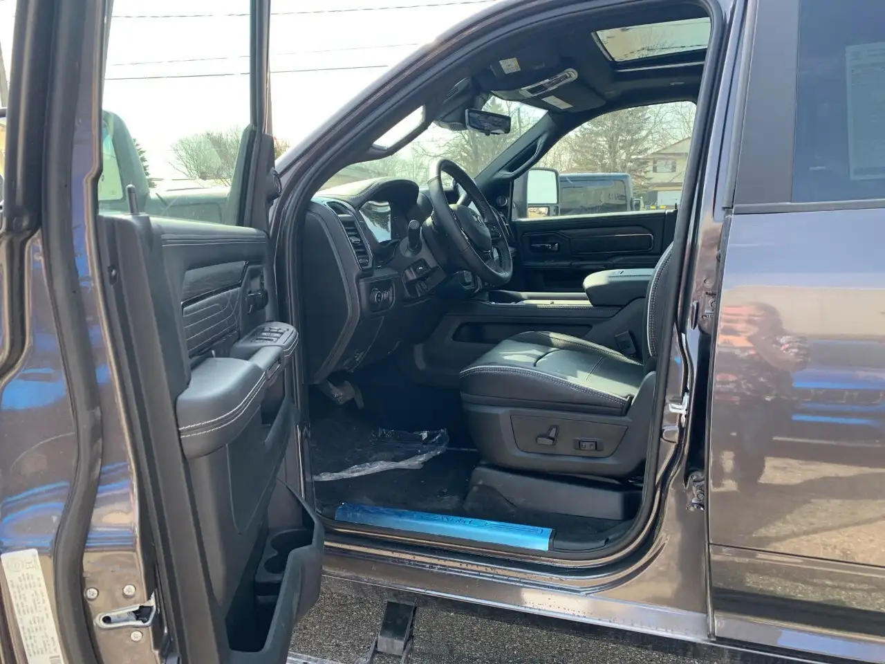 RAM 2500 снимка RAM 2500