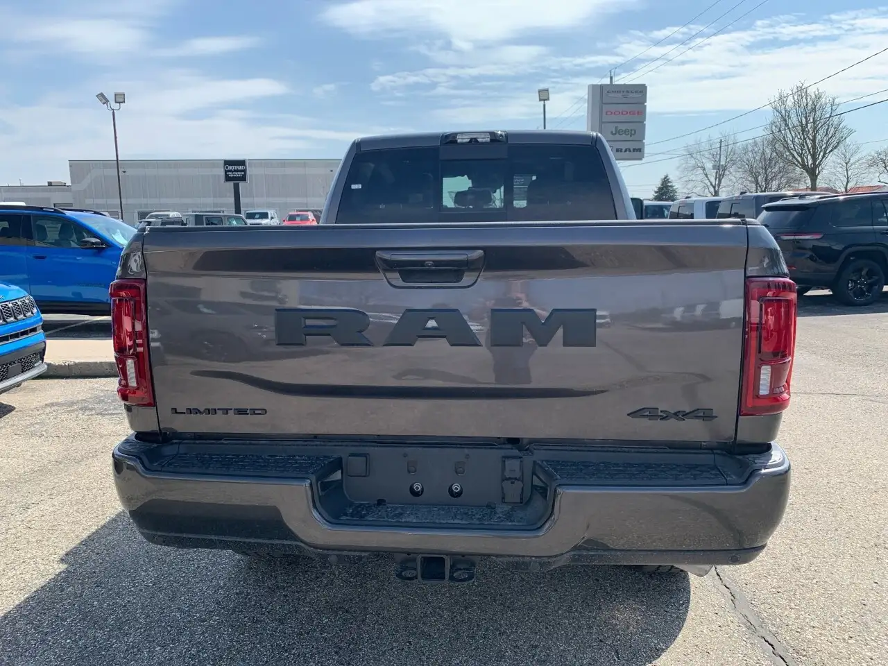 RAM 2500 снимка RAM 2500