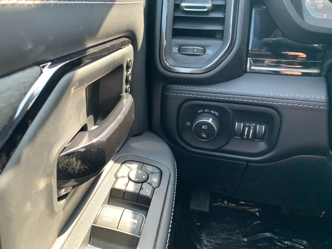 RAM 2500 снимка RAM 2500
