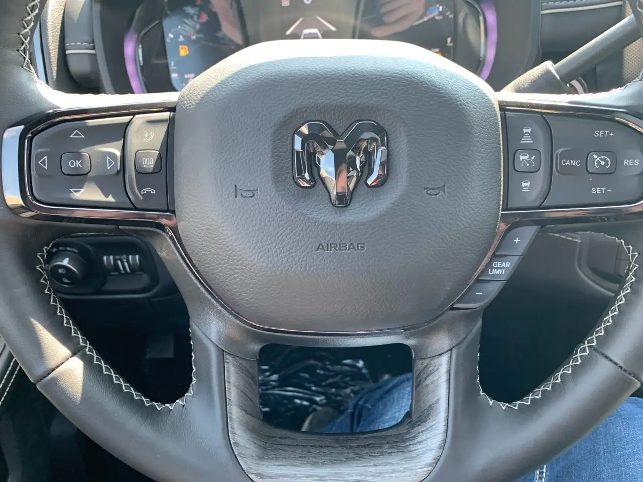 RAM 2500 снимка RAM 2500