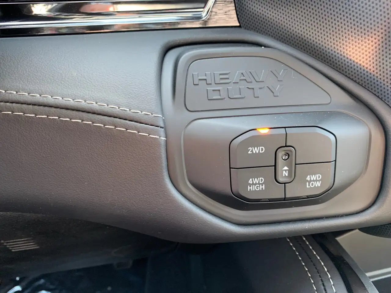 RAM 2500 снимка RAM 2500