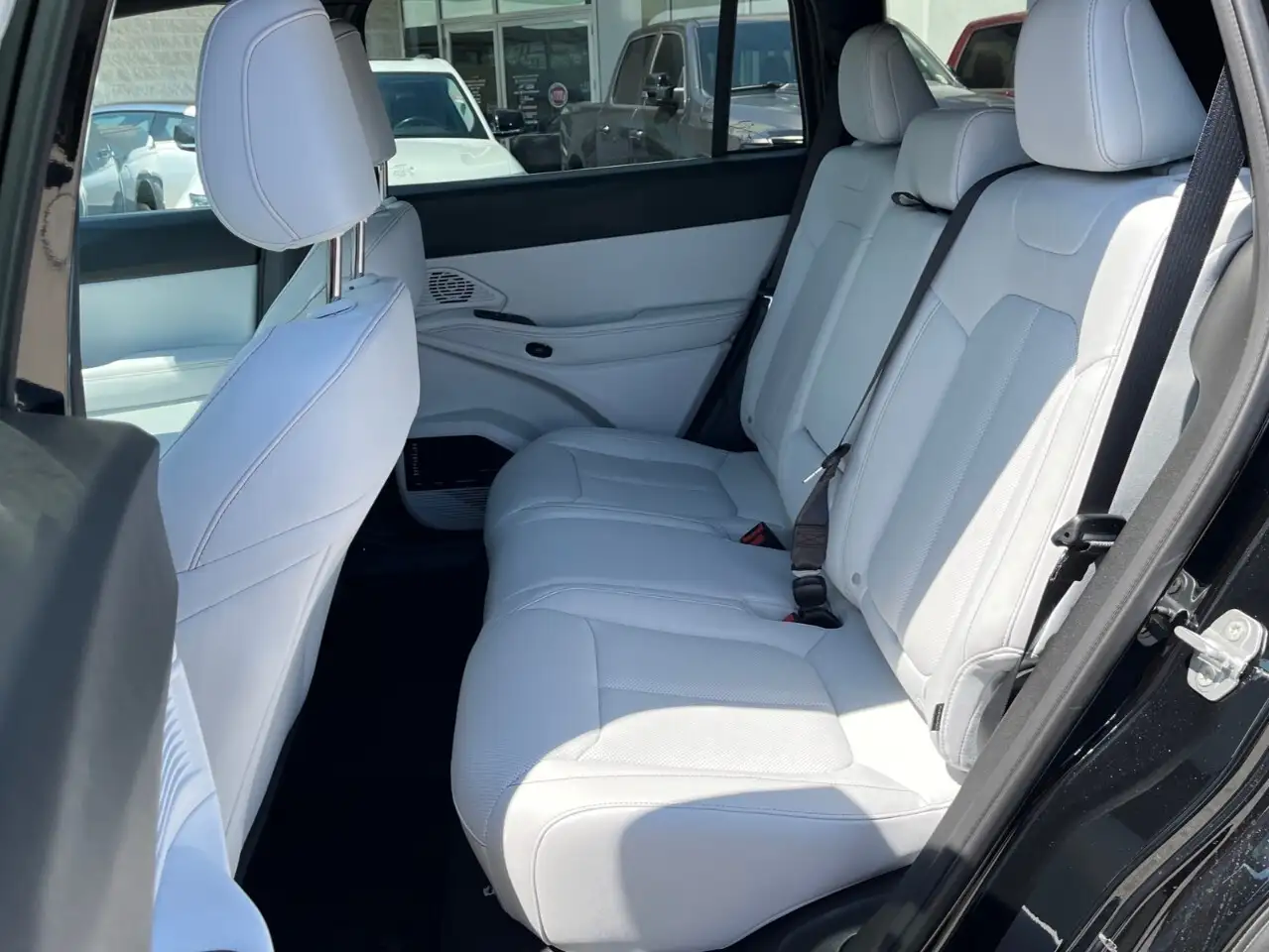 Jeep Cherokee photo Jeep Cherokee