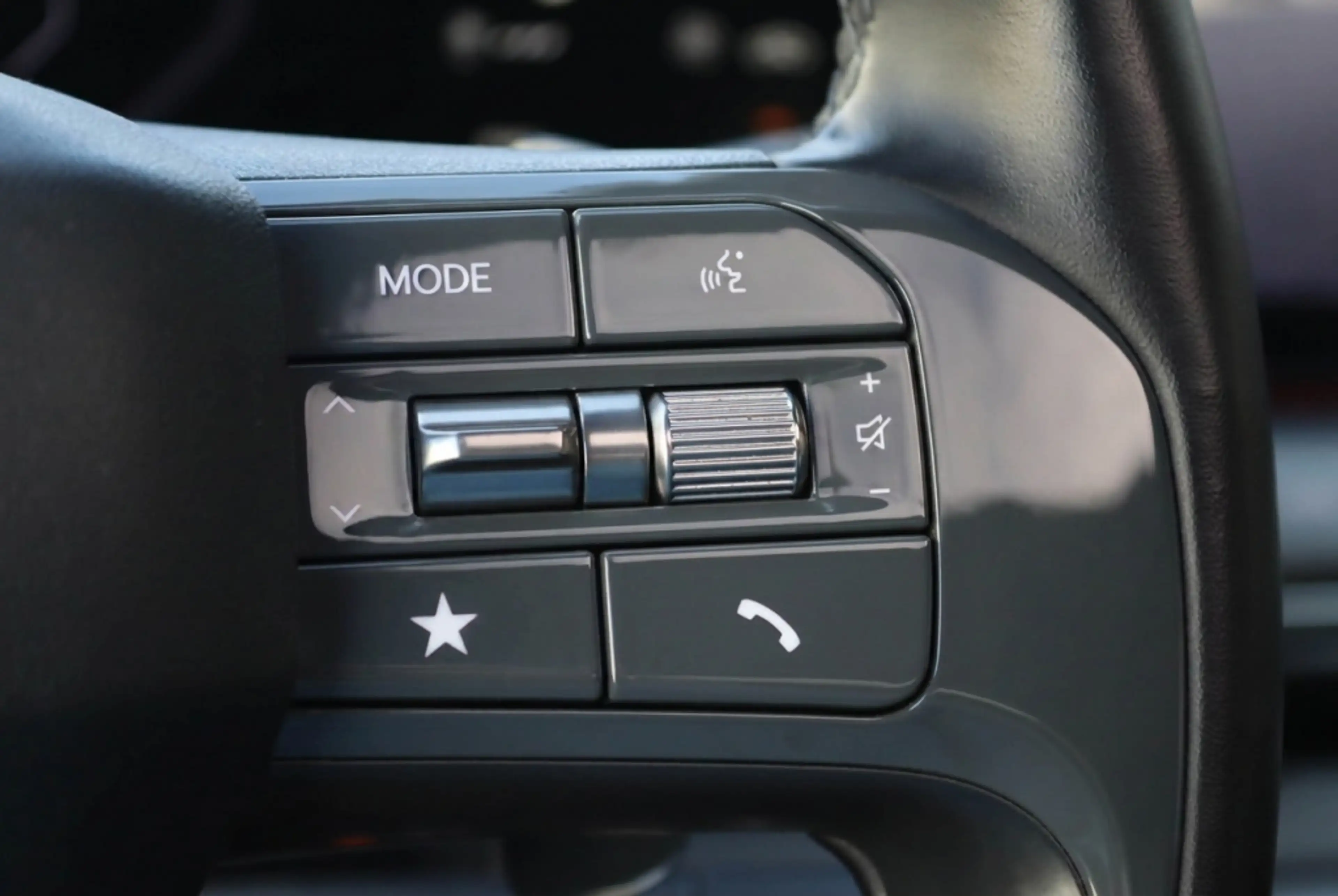 Kia EV9 99,8kWh GT-Line Launch Edition 4WD Pano l 360 l HU — photo 23