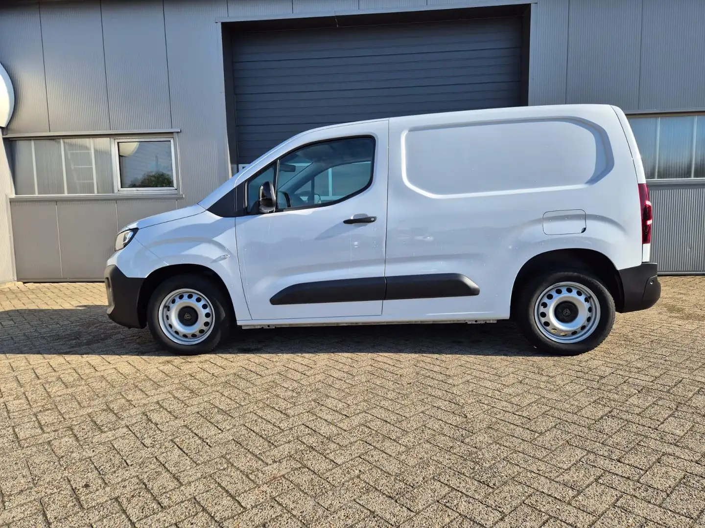 Peugeot Partner 1.5 BlueHDI 102PS NEUES MODELL 2-Sitzer AHK Klima Weiß - 2