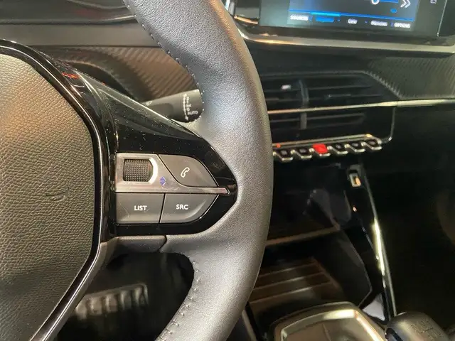 Peugeot 2008 view 14