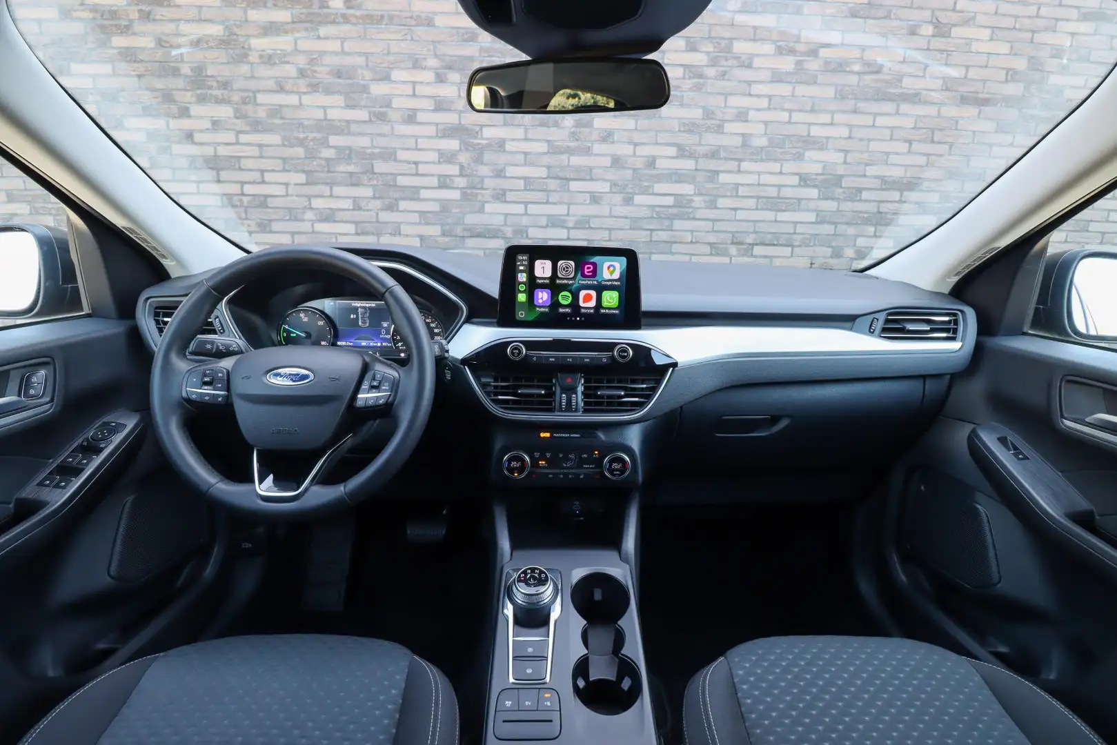 Ford Kuga 2.5 PHEV Cool & Connect | Trekhaak | Rijklaarprijs Noir - 2