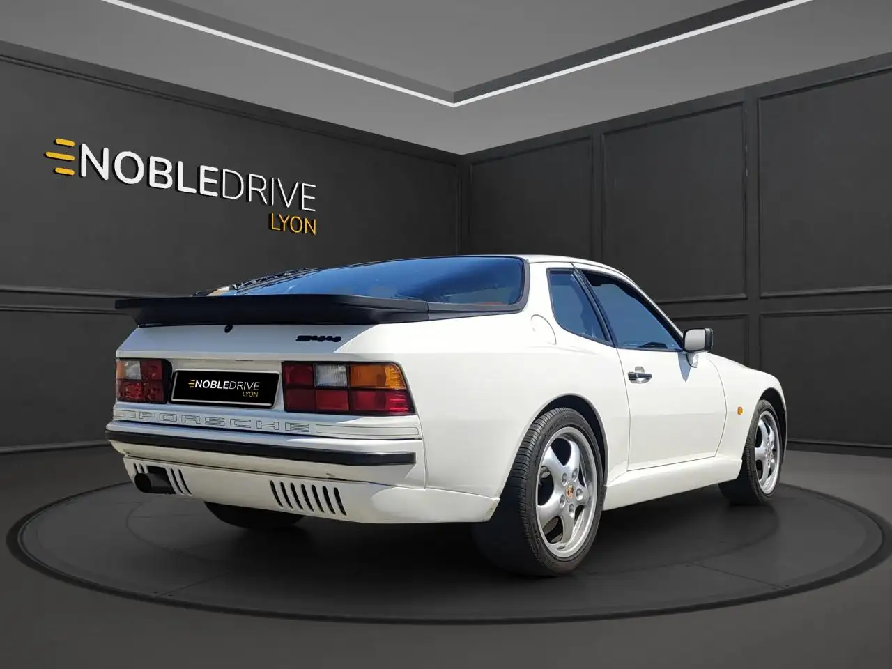 Porsche 944 2.7L 165ch - PHASE 2 - RESTAUREE - ENTRETIEN COMPLET PORSCHE ET SPECIALISTE, foto 6