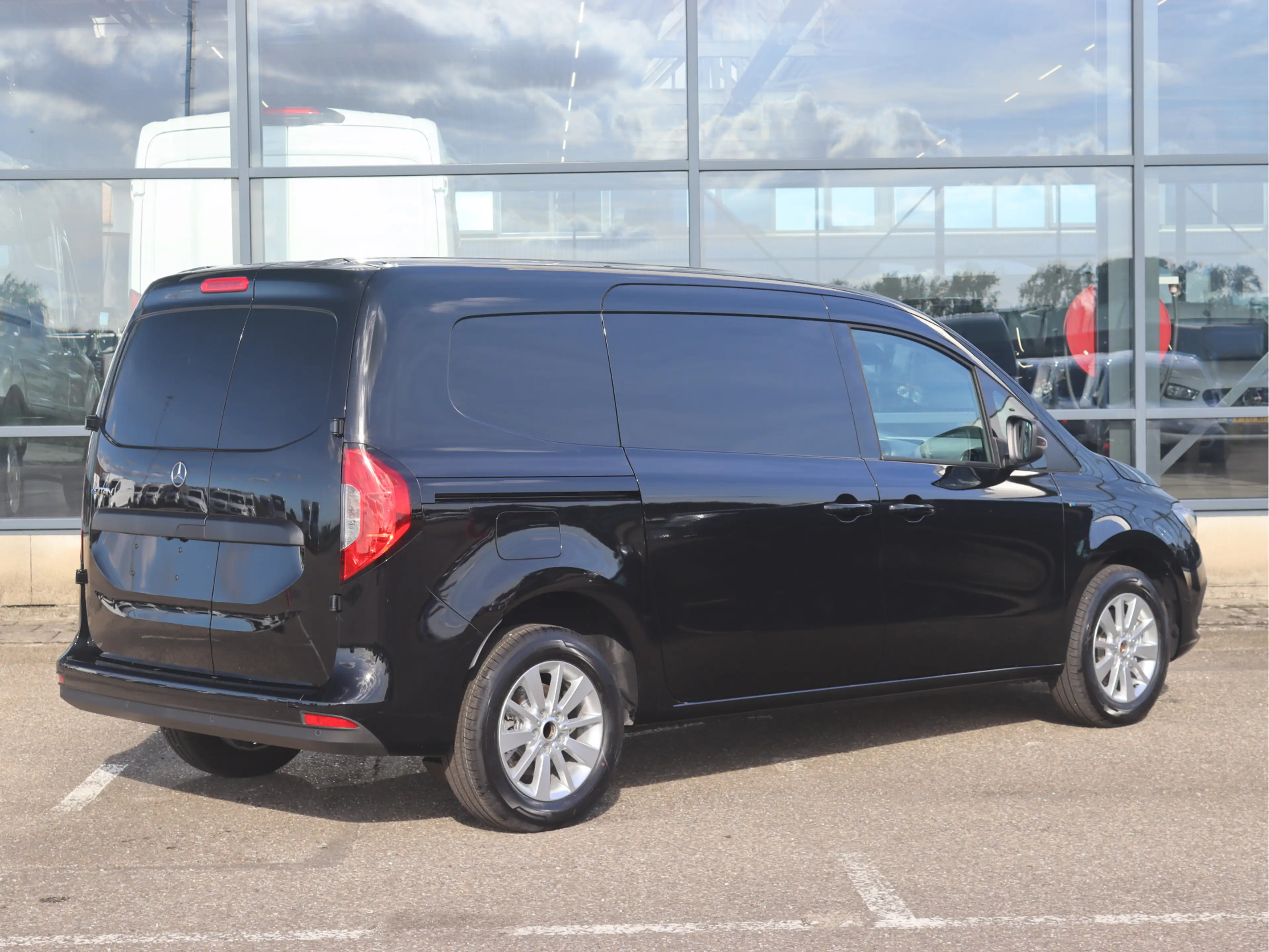 Mercedes-Benz Citan eCitan 112 Pro L2 51 kWh — photo 2