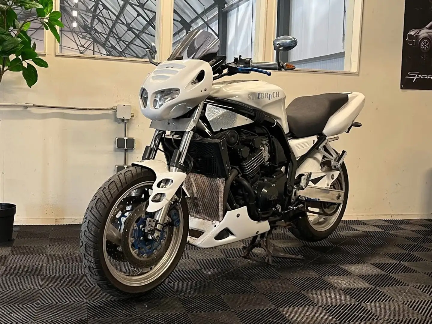 Yamaha FZS 600 RJ02 Motorrad Motorrader Stilbruch - 2