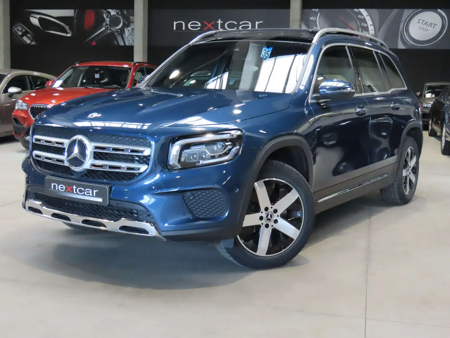 Mercedes-Benz GLB 200 d Luxury 8GTRONIC *PANO-CUIR-LED-CAMERA-NAVI-PARK* Bleu - 1