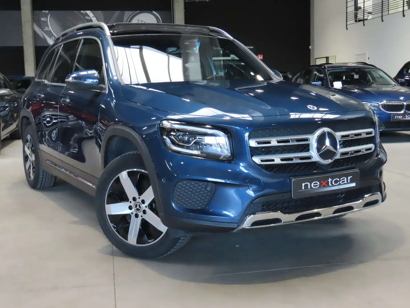 Mercedes-Benz GLB 200 d Luxury 8GTRONIC *PANO-CUIR-LED-CAMERA-NAVI-PARK* Bleu - 2