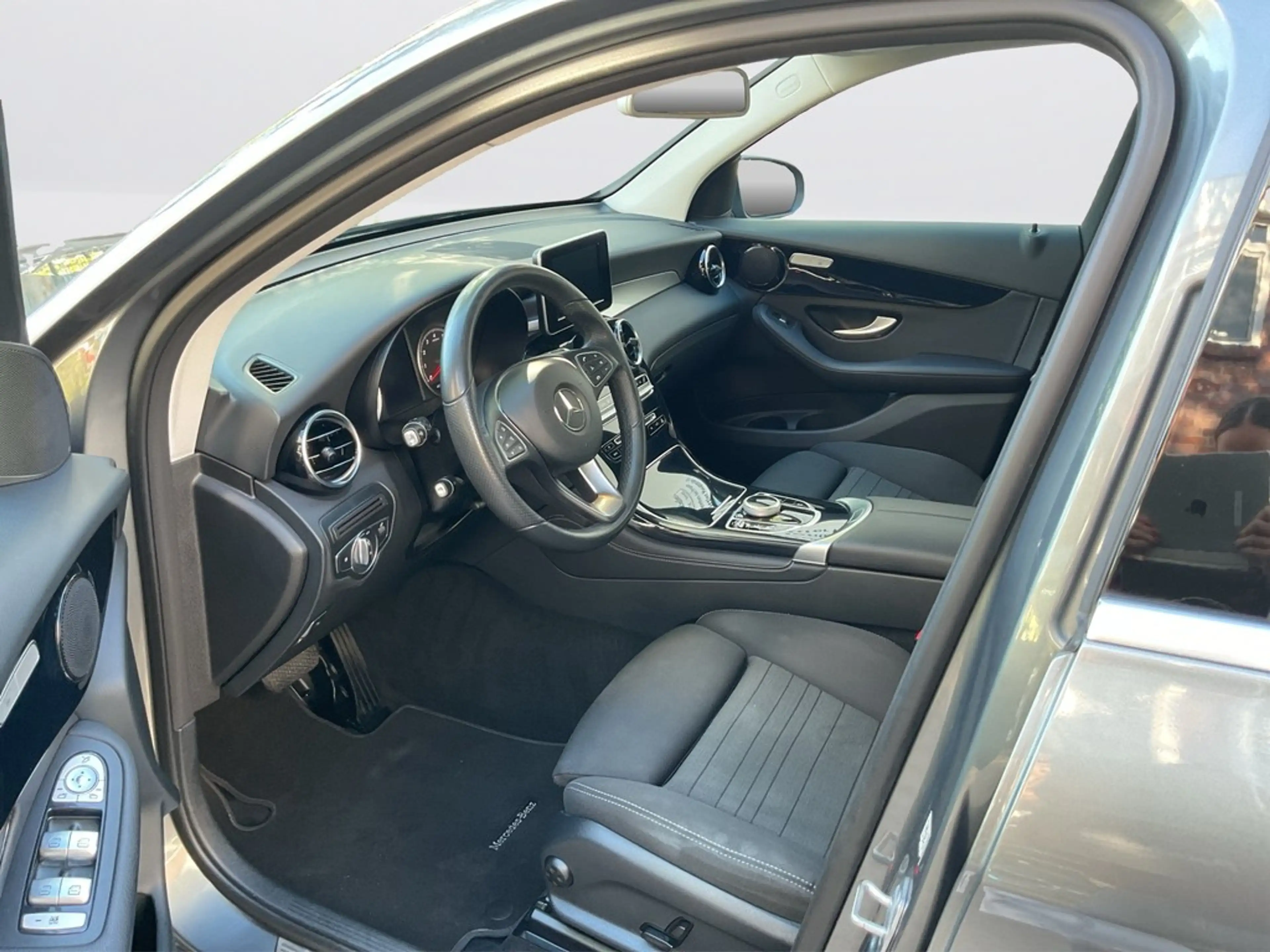 Mercedes-Benz GLC 250 4MATIC NAVI/SHZ/MATRIX-LED/EXCLUSIVE — photo 9