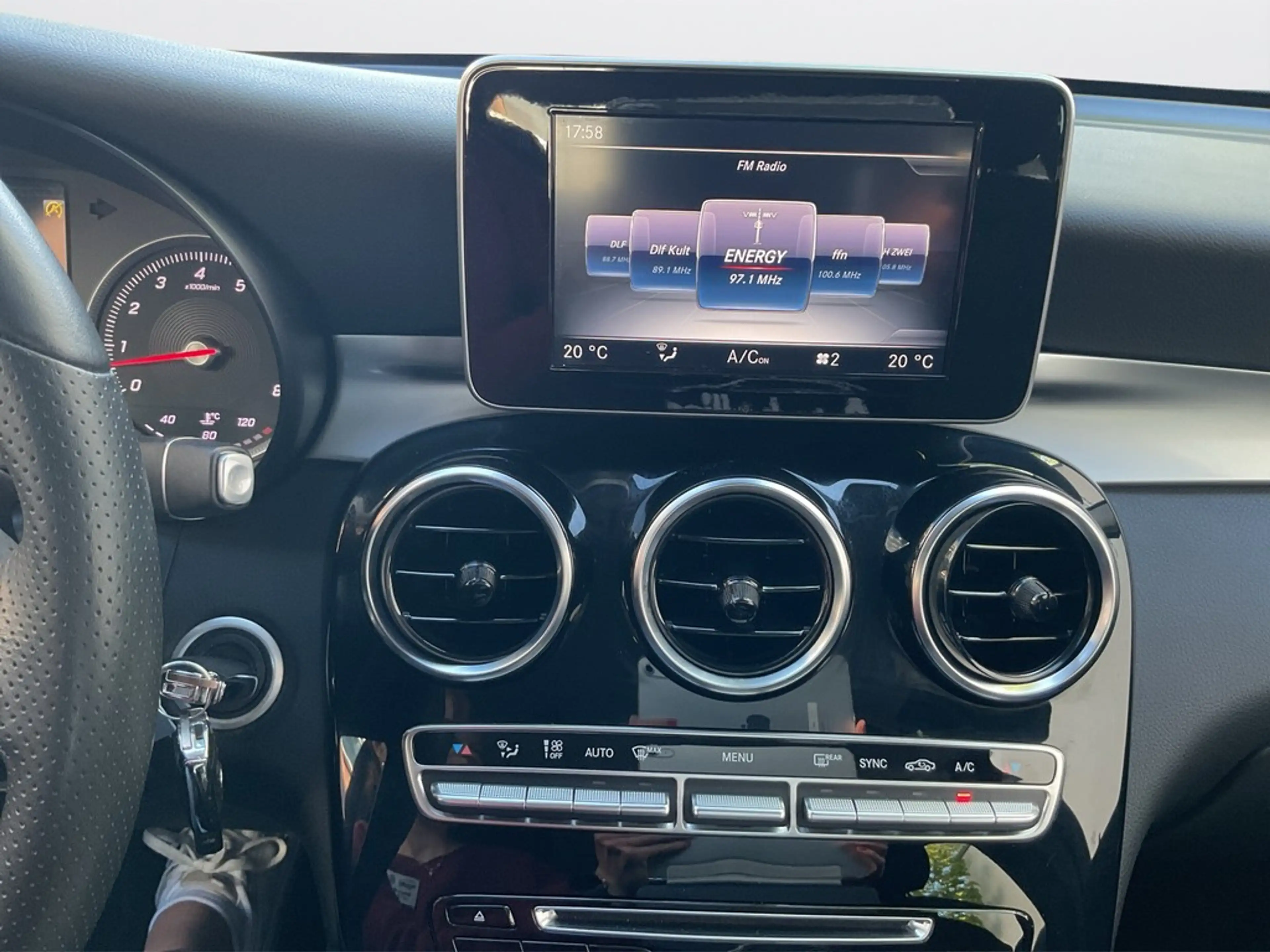 Mercedes-Benz GLC 250 4MATIC NAVI/SHZ/MATRIX-LED/EXCLUSIVE — photo 15