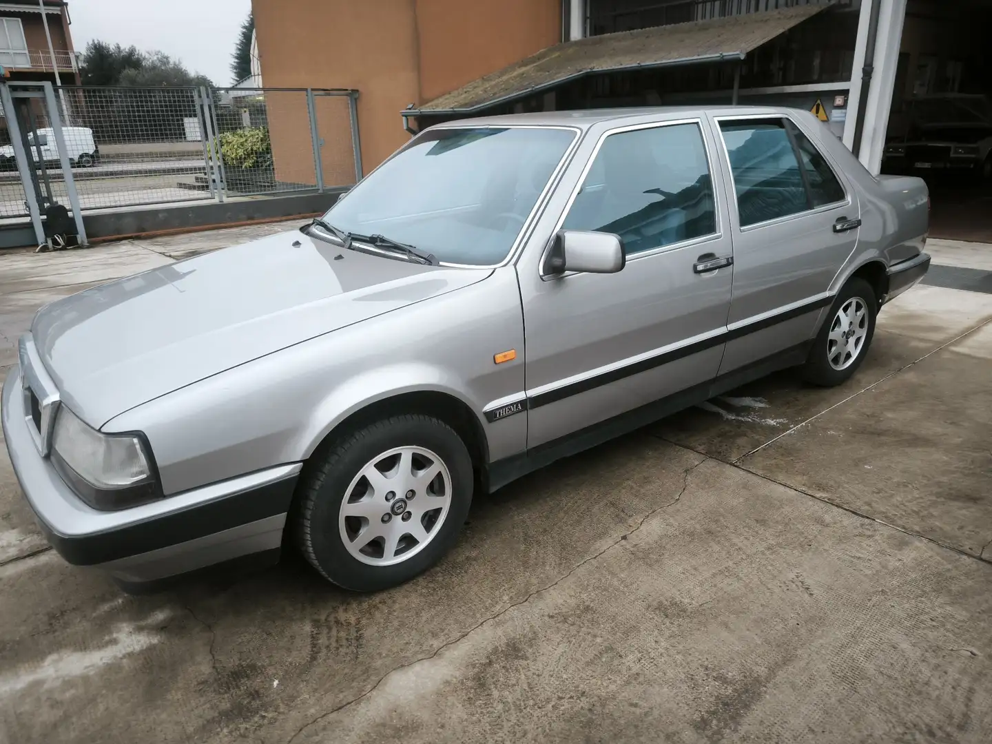 Lancia Thema 2.0 ie 16v *DA RESTAURO* Grigio - 1