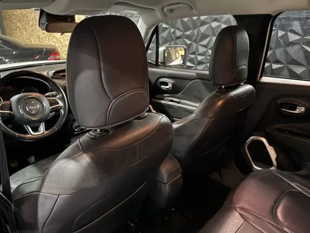 Jeep Renegade view 12