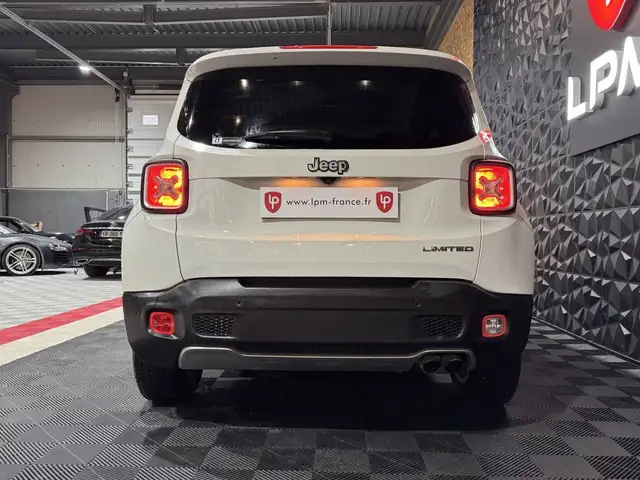 Jeep Renegade view 6