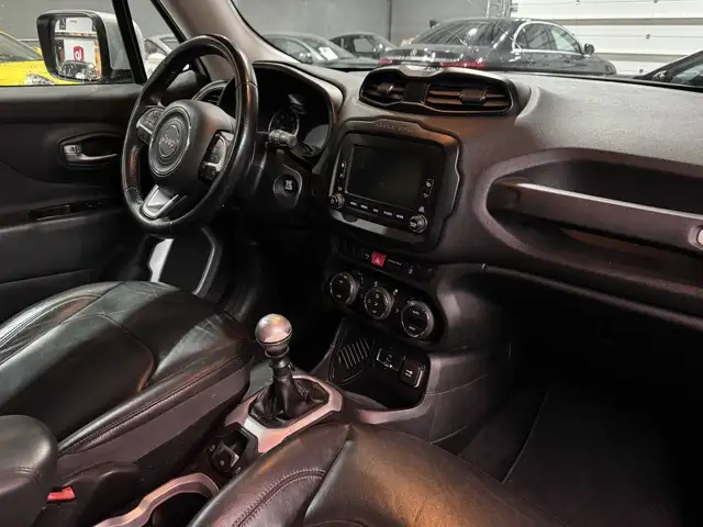 Jeep Renegade view 14