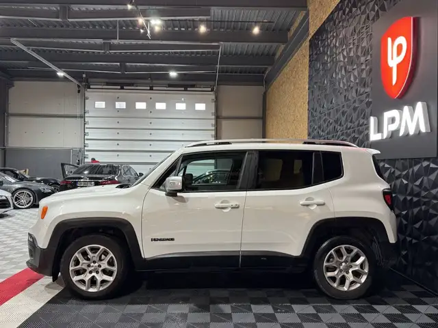 Jeep Renegade view 3