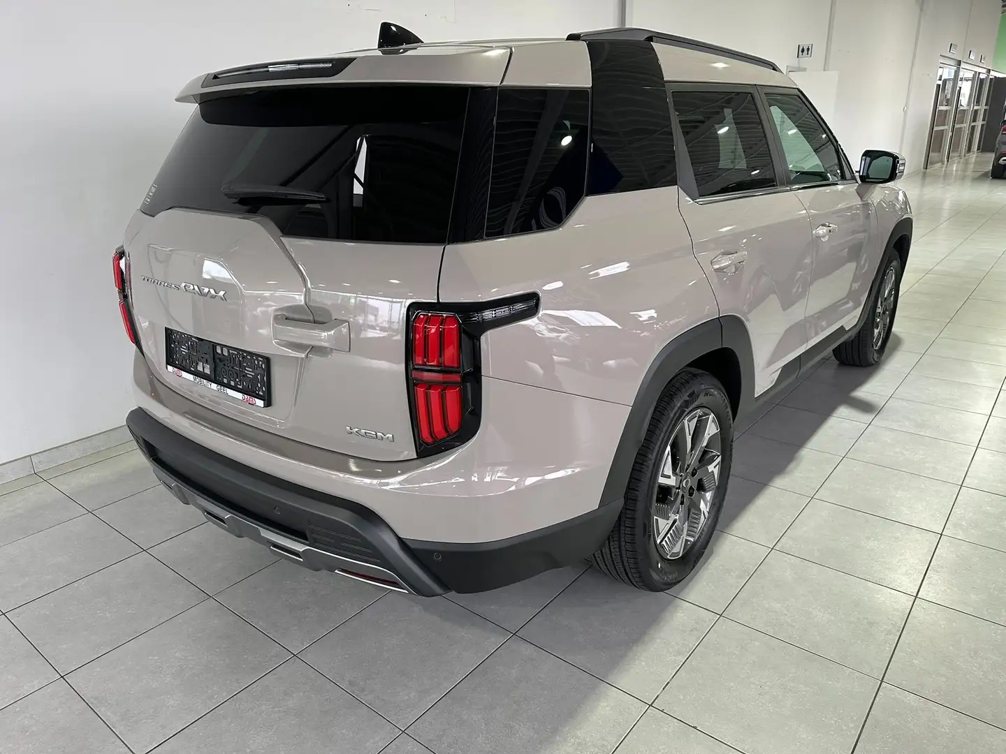 KGM Torres Platinum EVX Beige - 2