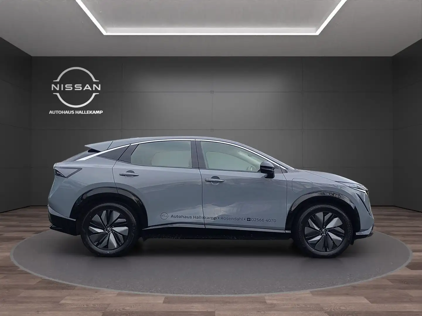 Nissan Ariya Basis 63kWh Grau - 2